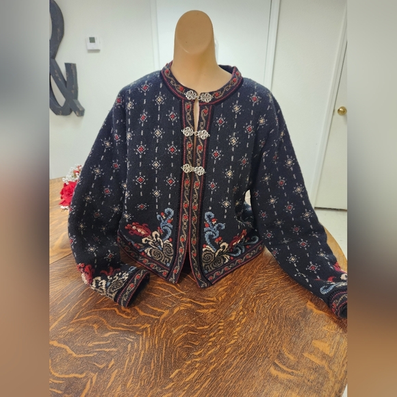Icelandic Design Sz L Black Floral Nordic Wool Fly-Away Sweater Cardigan Cottage - Picture 9 of 13